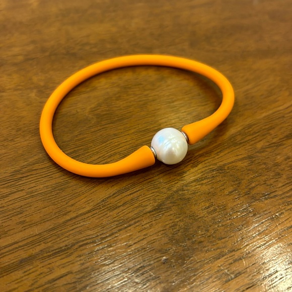 Elastic rubber bracelet with pearl - Picture 1 of 1